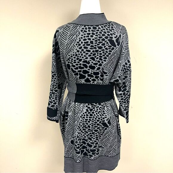 Wool wrap cardigan with belt.    Size S/M - Picture 5 of 7